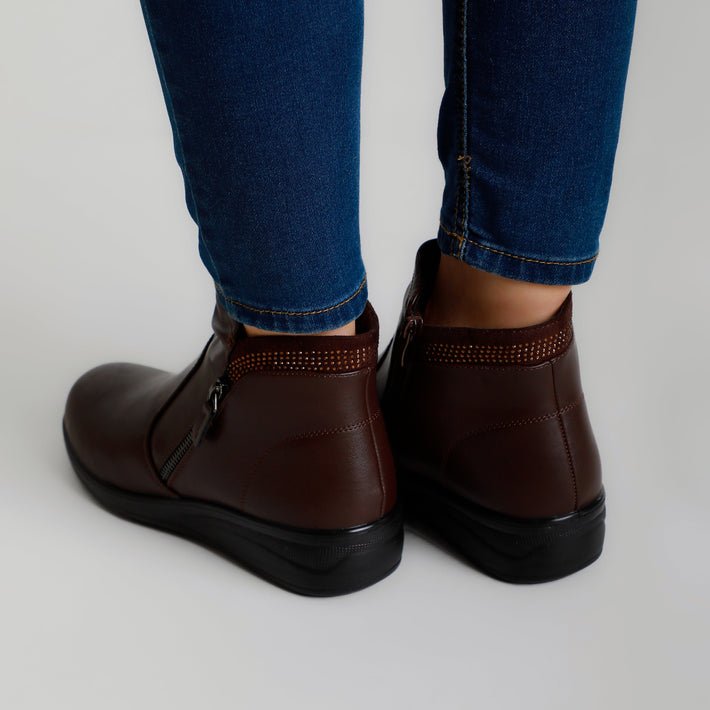 Lia - Women's Comfortable Ankle Boot - Levora