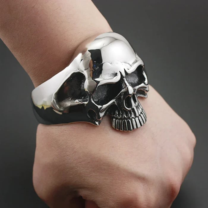 ShadowSkull - Bold Skull Bracelet - Levora