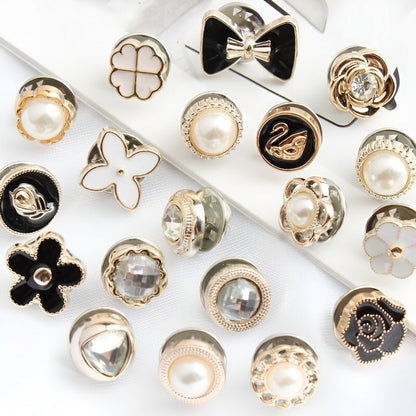 CharmPins™ - Dress your outfits with ease - Levora