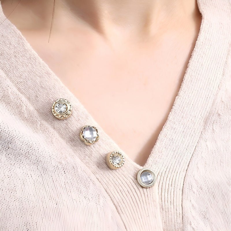 CharmPins™ - Dress your outfits with ease - Levora