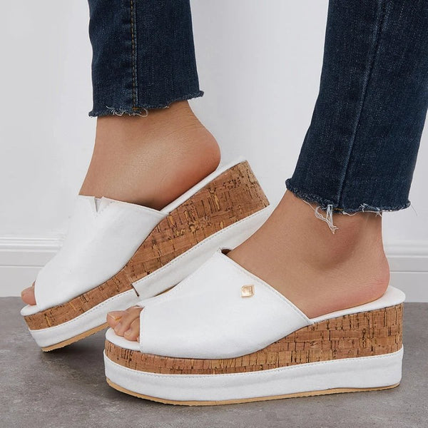 Leslie - Slip - On Platform Sandals - Levora