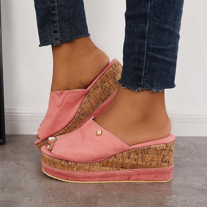 Leslie - Slip - On Platform Sandals - Levora