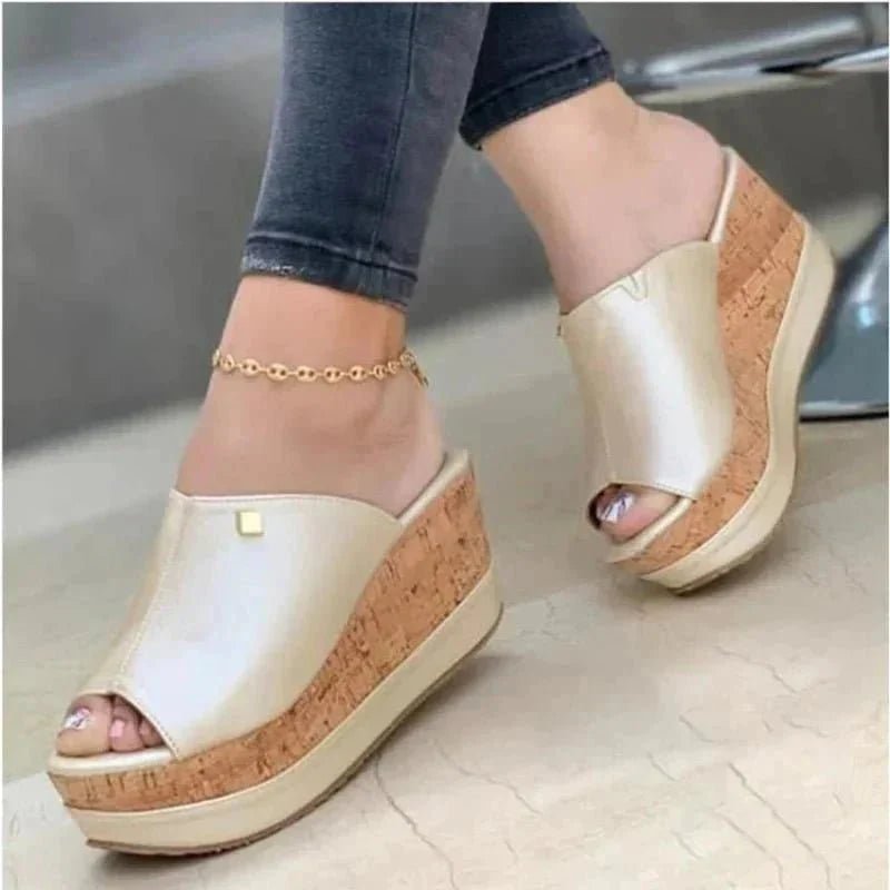 Leslie - Slip - On Platform Sandals - Levora