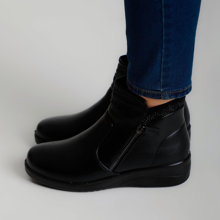 Lia - Women's Comfortable Ankle Boot - Levora