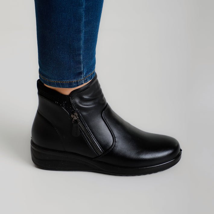 Lia - Women's Comfortable Ankle Boot - Levora