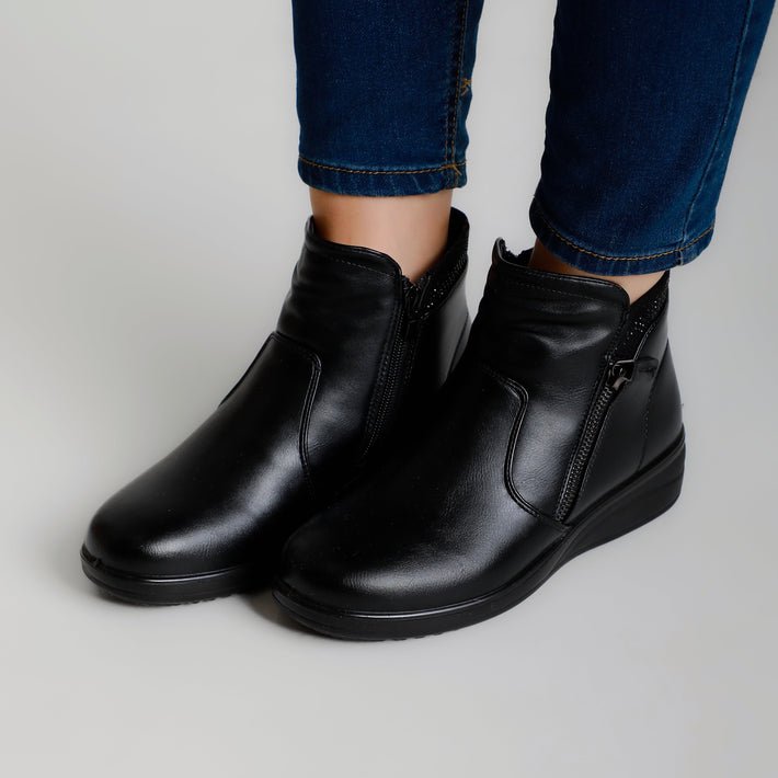 Lia - Women's Comfortable Ankle Boot - Levora