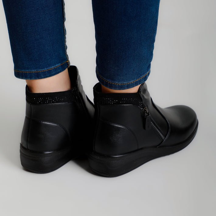 Lia - Women's Comfortable Ankle Boot - Levora