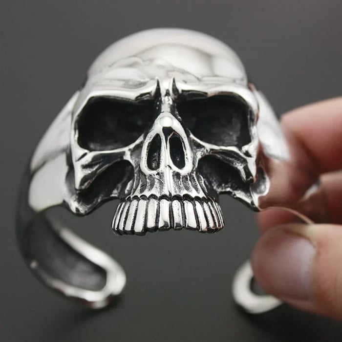 ShadowSkull - Bold Skull Bracelet - Levora
