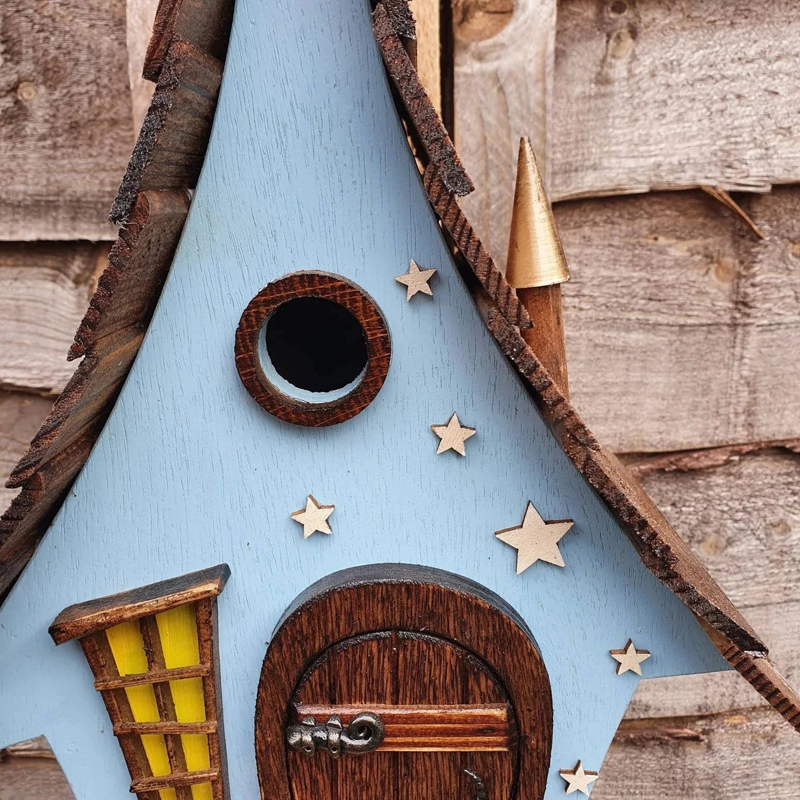 WonderNest™ – Beautiful, Handcrafted Birdhouse - Levora